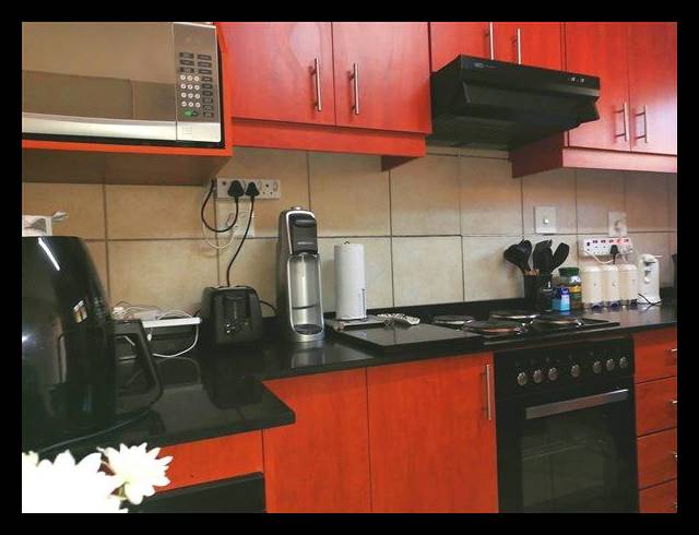 2 BEDROOM TOWNHOUSE FOR SALE IN VELD EN VLEI